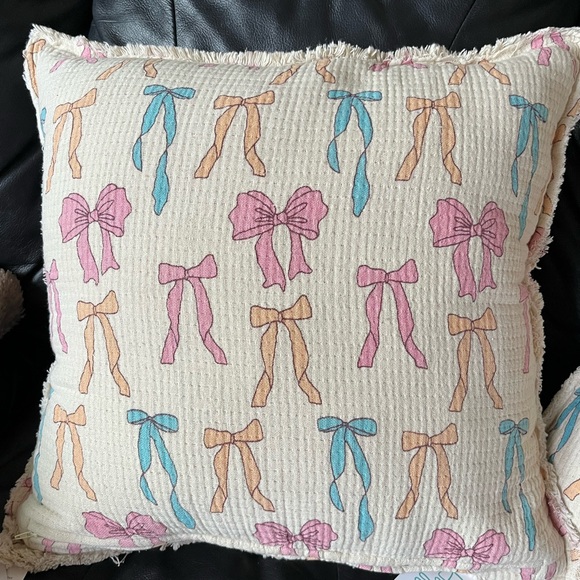 Christmas Valentine’s Set of 2 Decoration Pillows with Bows - Picture 3 of 4